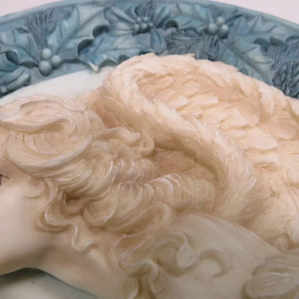 Vintage Angel Enesco Angelic Elegance Resin Wall Plate Blue Holly & Pinecone